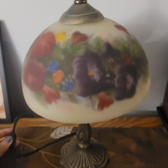 Vintage Antique Table Top Lamp Floral Stained Glass Table Lamp - Picture 11 of 12